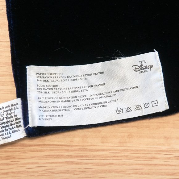 Pooh's Autumn Leaves Disney Silk Blend Scarf, Winnie the Pooh - Picture 4 of 7